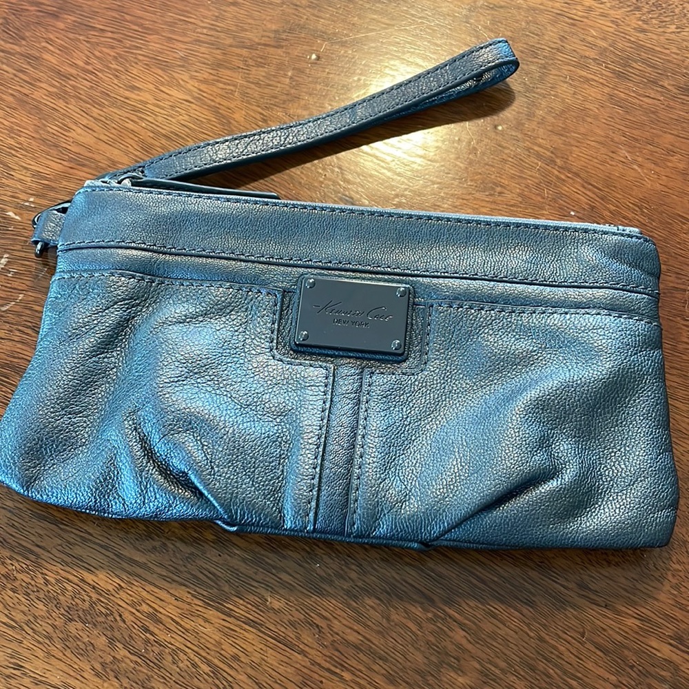 Kenneth Cole, New York, EUC RN81633 Gray Wristlet
